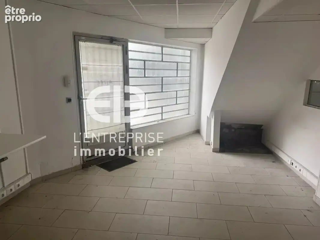 A louer entrepot bureaux 280m² nice est proche voie mathis gare saint roch - photo 5