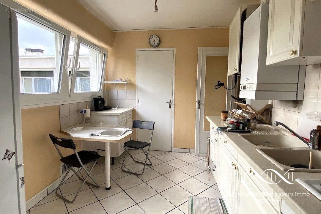 Appartement à SAINT-JEAN-DE-LA-RUELLE