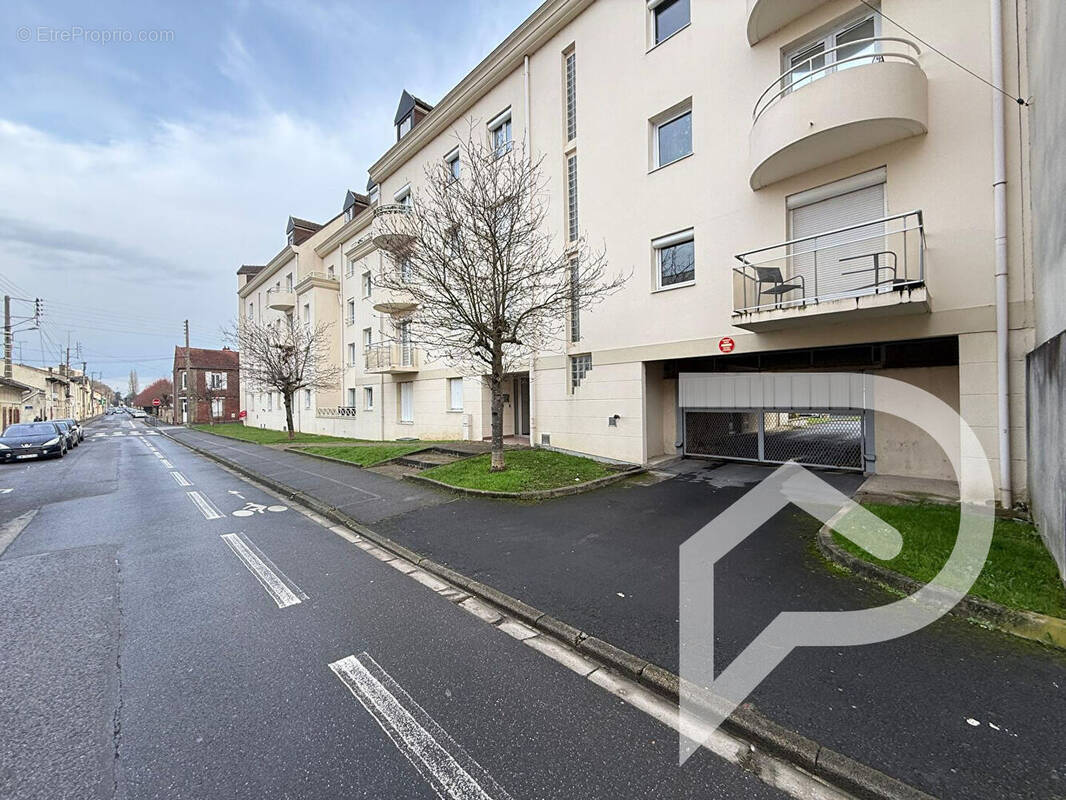 Parking à PONT-SAINTE-MAXENCE