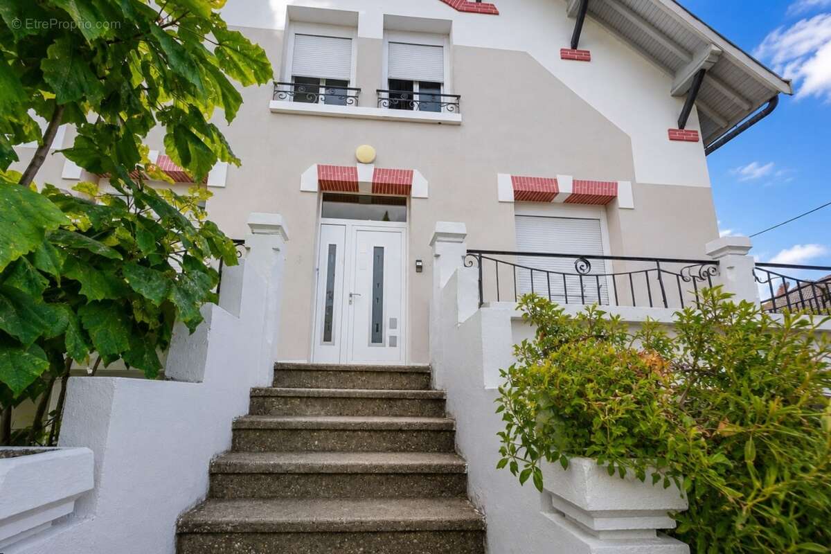 Présentation du bien : Maison 6 pièces à vendre aux ABRETS - photo 3