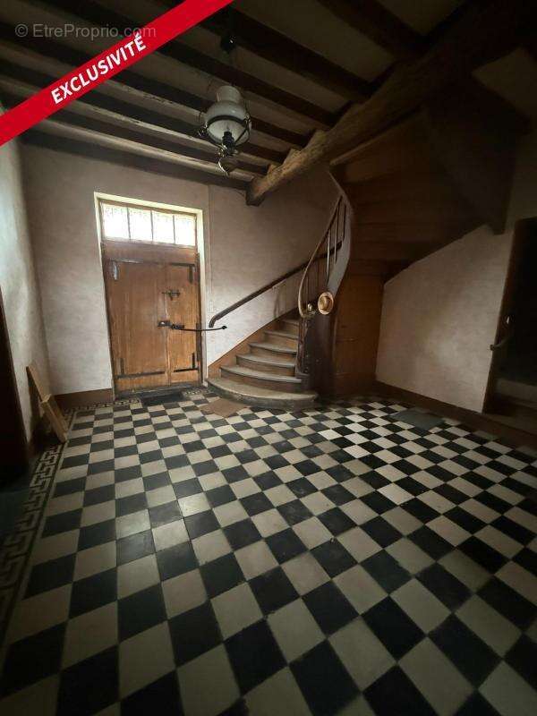 Sur le chemin de Compostelle, dans un charmant village étape, cet ancien couvent d'environ 598 m2 habitables vous laissera libre - photo 3