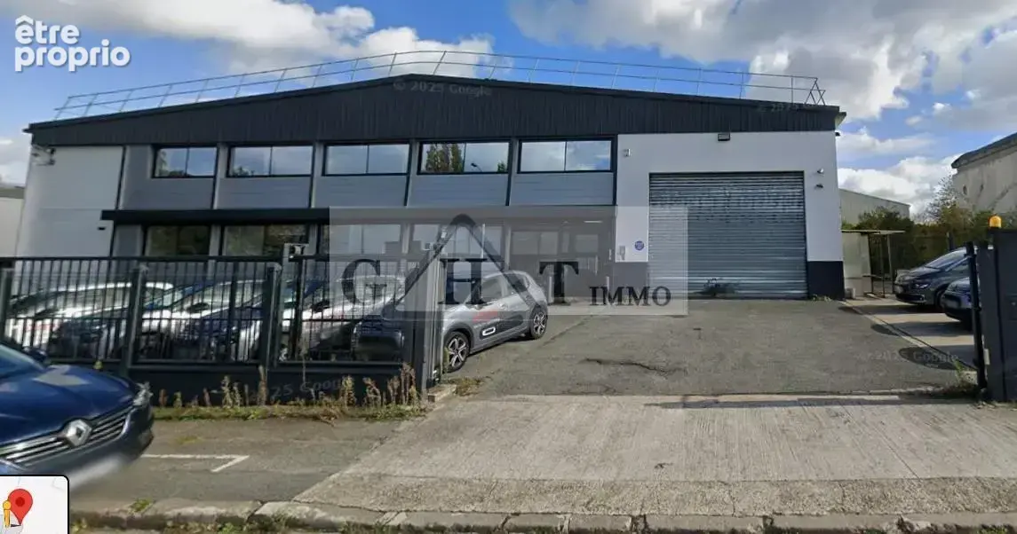 Photo Commerce à Morangis au prix de 2 550 000€