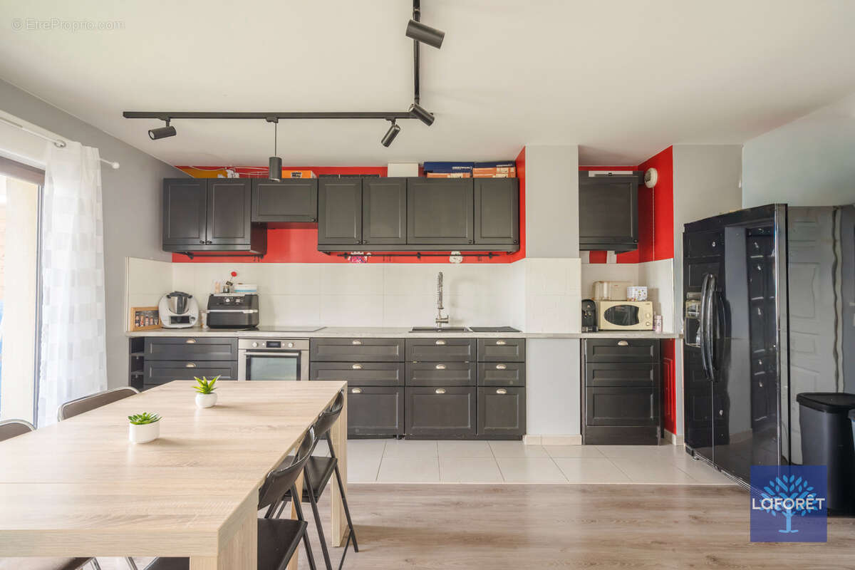 Appartement à LES PAVILLONS-SOUS-BOIS