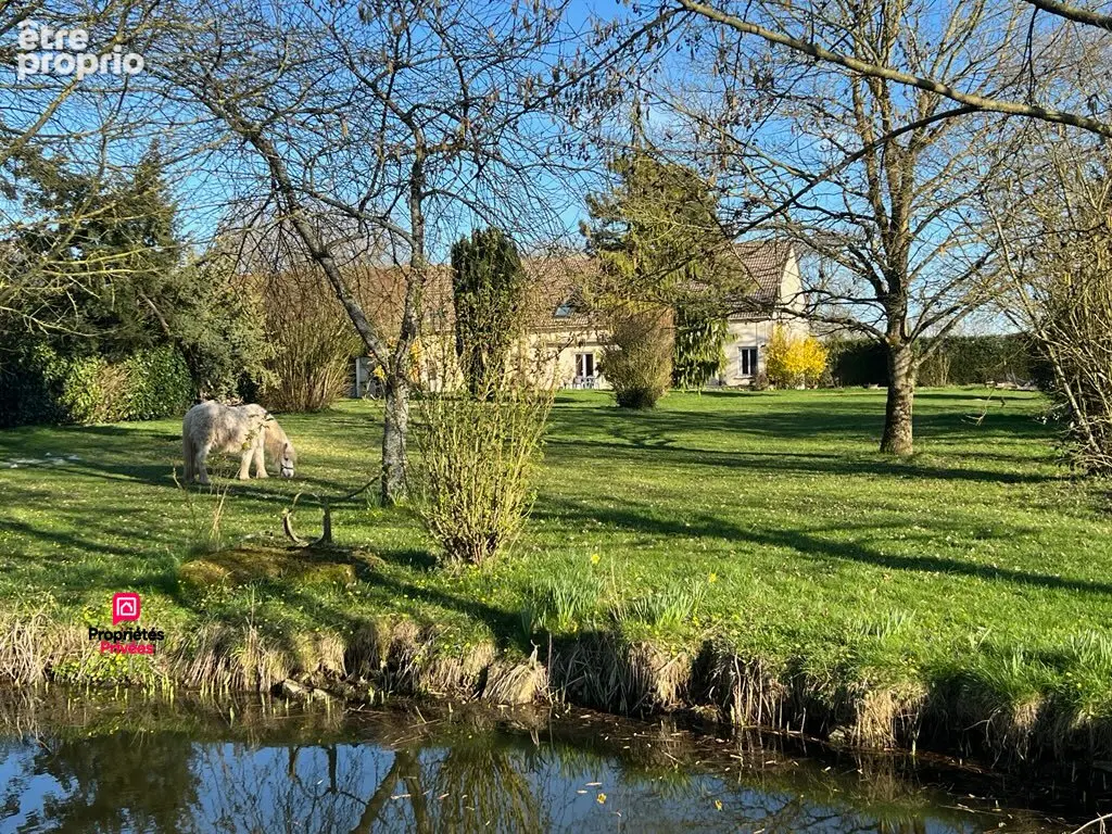 Maison 10 pièces 220 m² · à Neauphe-sous-Essai · 220 m² · 215 250 €