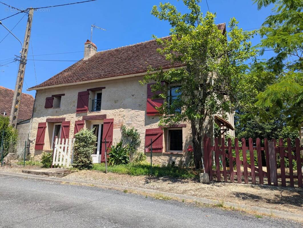 Maison à COULONGES