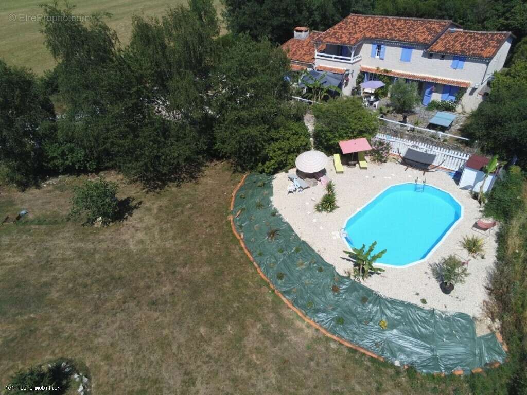 Maison à VERTEUIL-SUR-CHARENTE