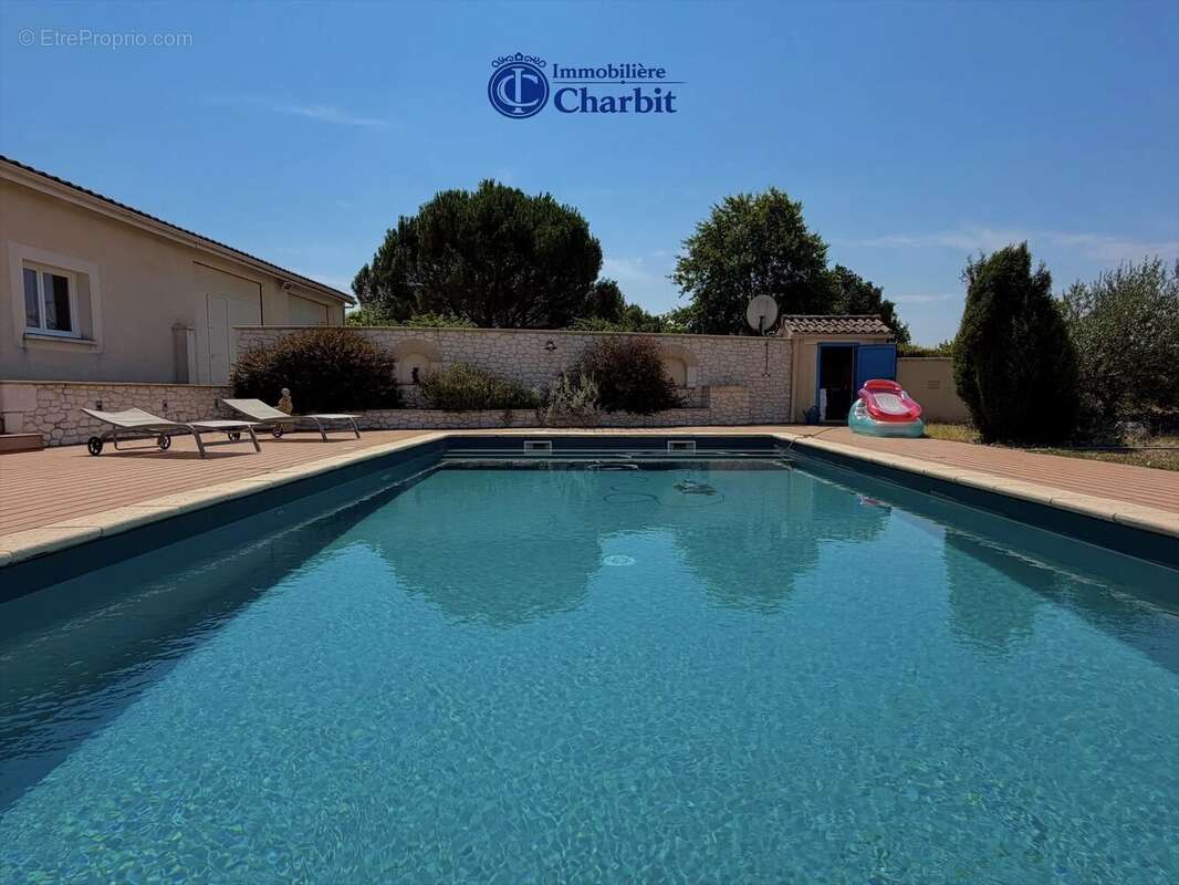 Maison avec piscine et double garage - photo 5