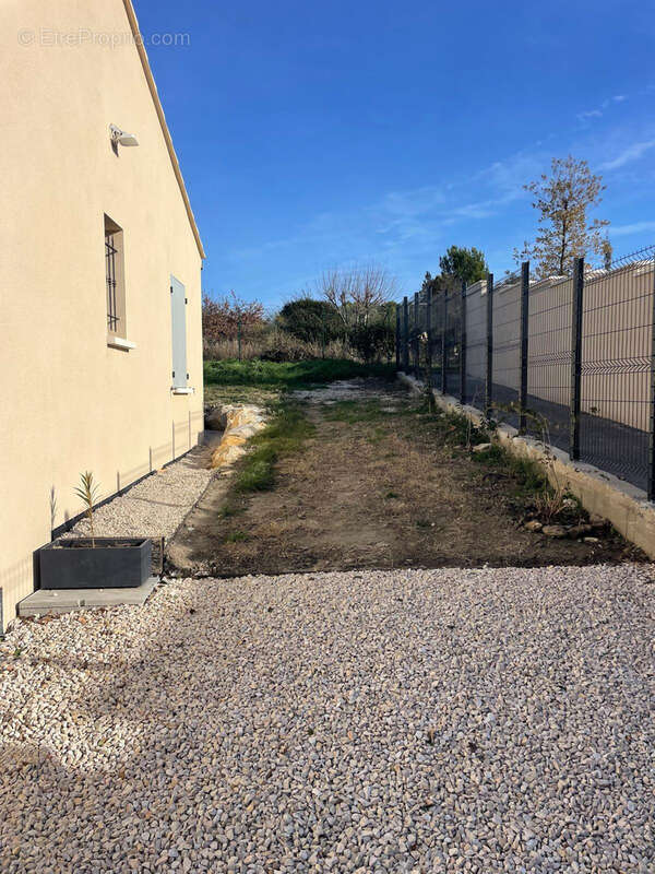 Maison neuve rt 2020 dans quartier prisé de l’isle-sur-la-sorgue - photo 12