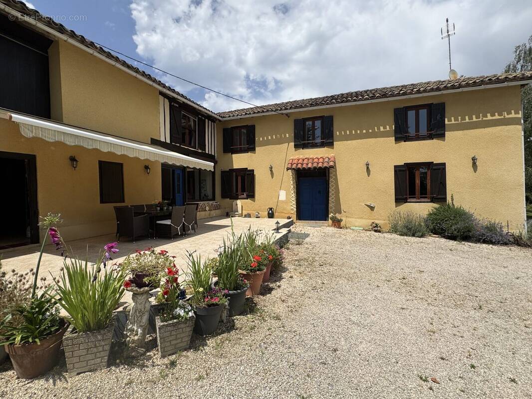 Maison à TRIE-SUR-BAISE