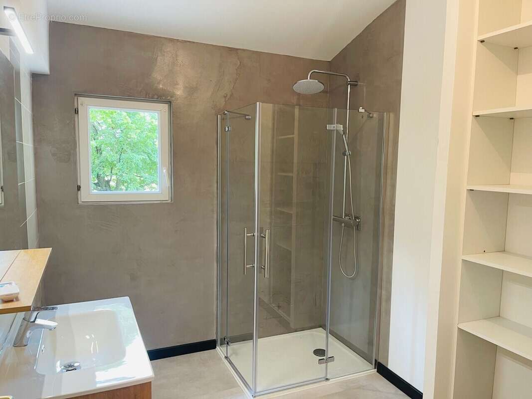 Maison à SAINT-DONAT-SUR-L&#039;HERBASSE