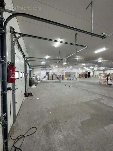 Entrepot bureaux 1600m² moussy le neuf - photo 6