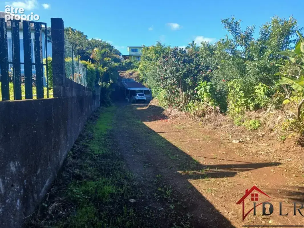 En EXCLUSIVITÉ : Terrain constructible de 1 333 m2 avec vue - photo 3