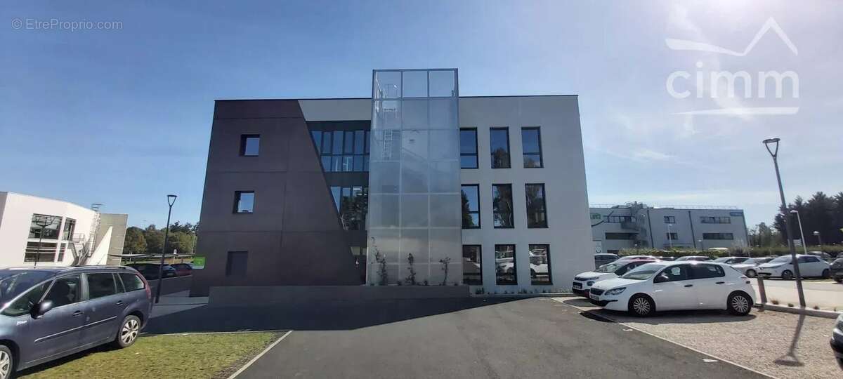A VENDRE à Blois, Bureaux 85m² - photo 7