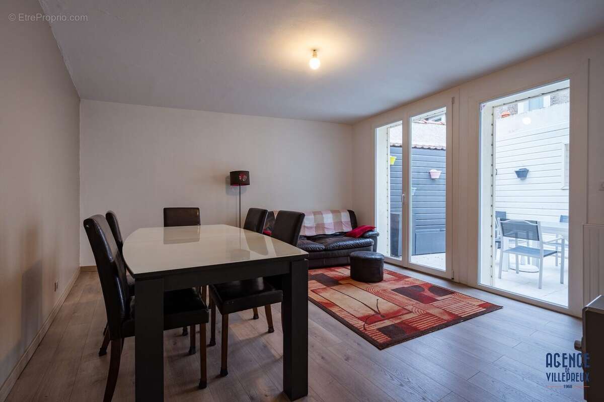 Maison à LES CLAYES-SOUS-BOIS