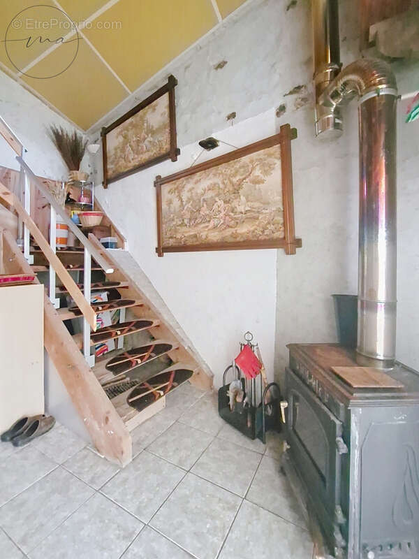 Maison à MURAT-SUR-VEBRE