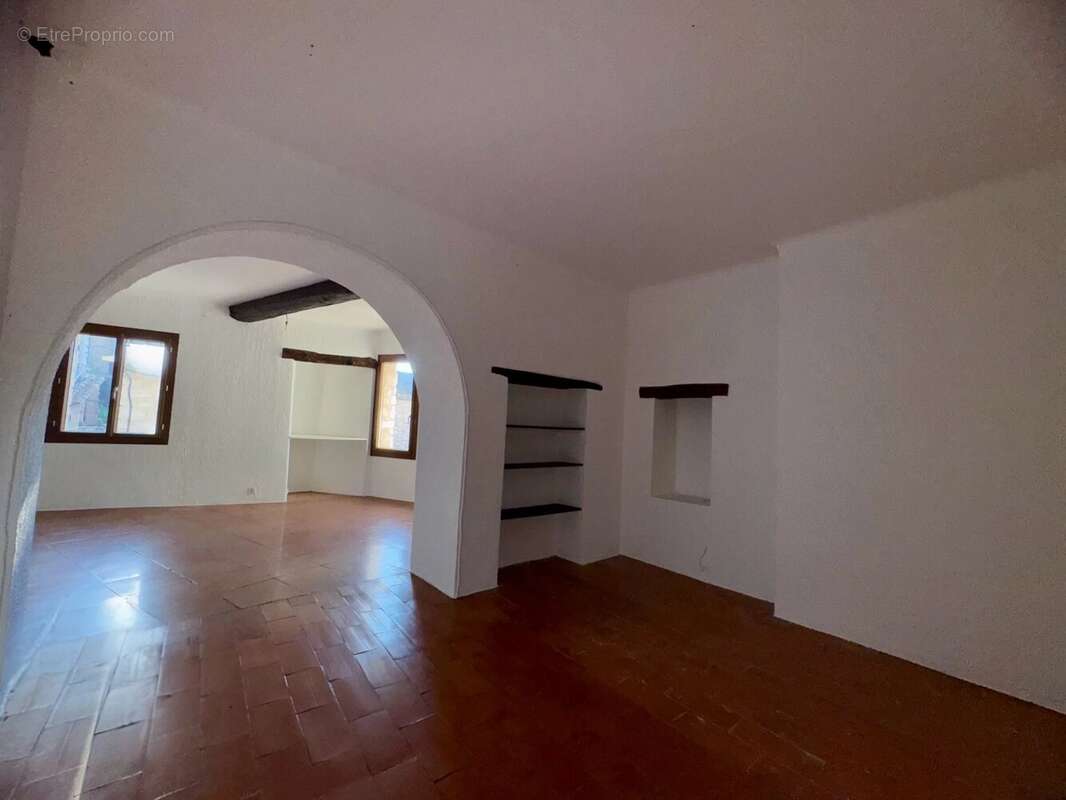 Appartement à PEILLON