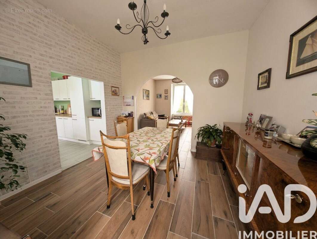 Photo 2 - Maison à SAINT-SULPICE-LAURIERE