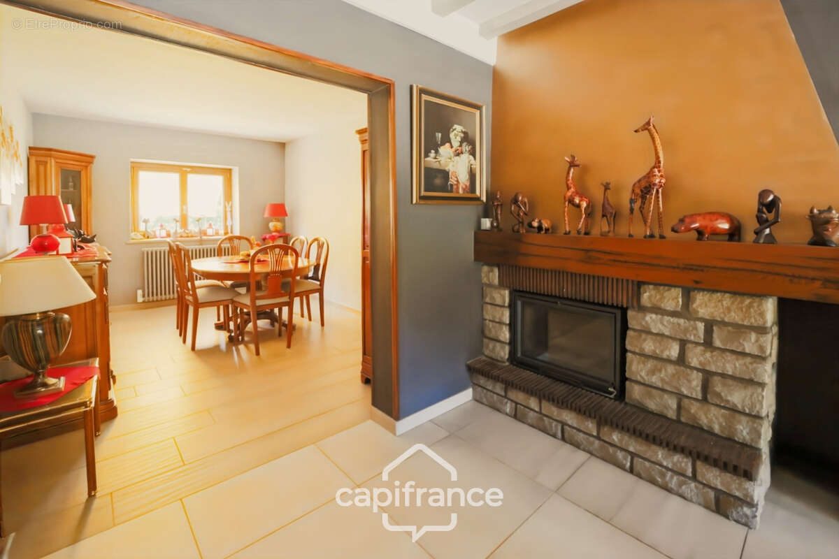 Maison en pierre au calme avec piscine, 5 chambres et plus de 1,6 hectare de terrain - Proche Lons-le-Saunier (39000) - photo 16