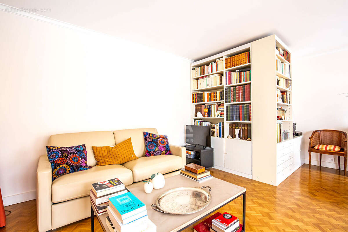 Appartement à PARIS-12E