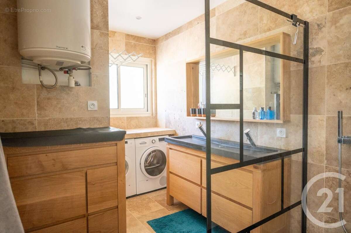 Appartement à BORMES-LES-MIMOSAS