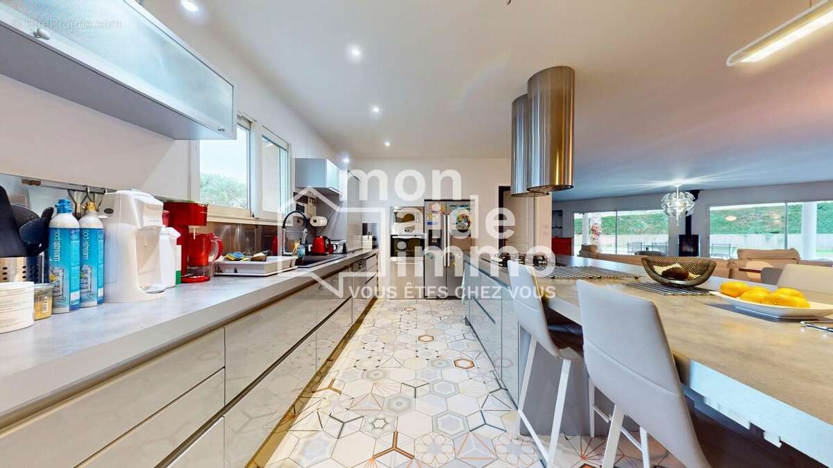 Maison à FARGUES-SAINT-HILAIRE