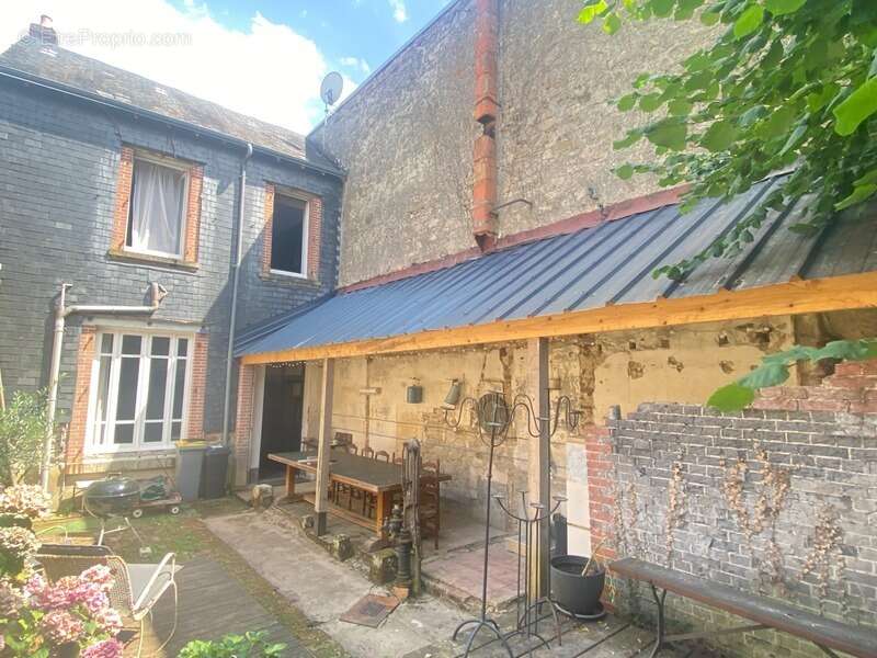 Maison à DUN-LE-PALESTEL