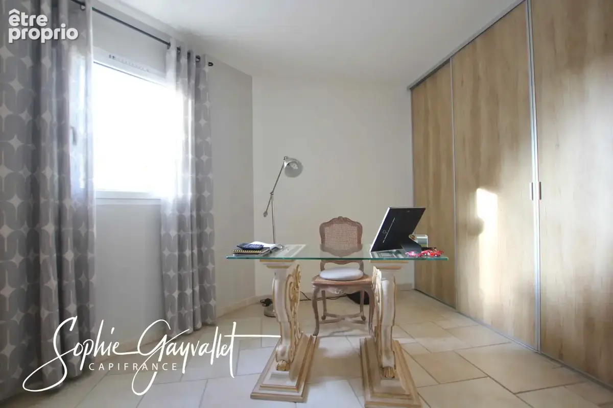 Velaux – villa familiale 168 m² avec vue panoramique, piscine et t2 indépendant - photo 16