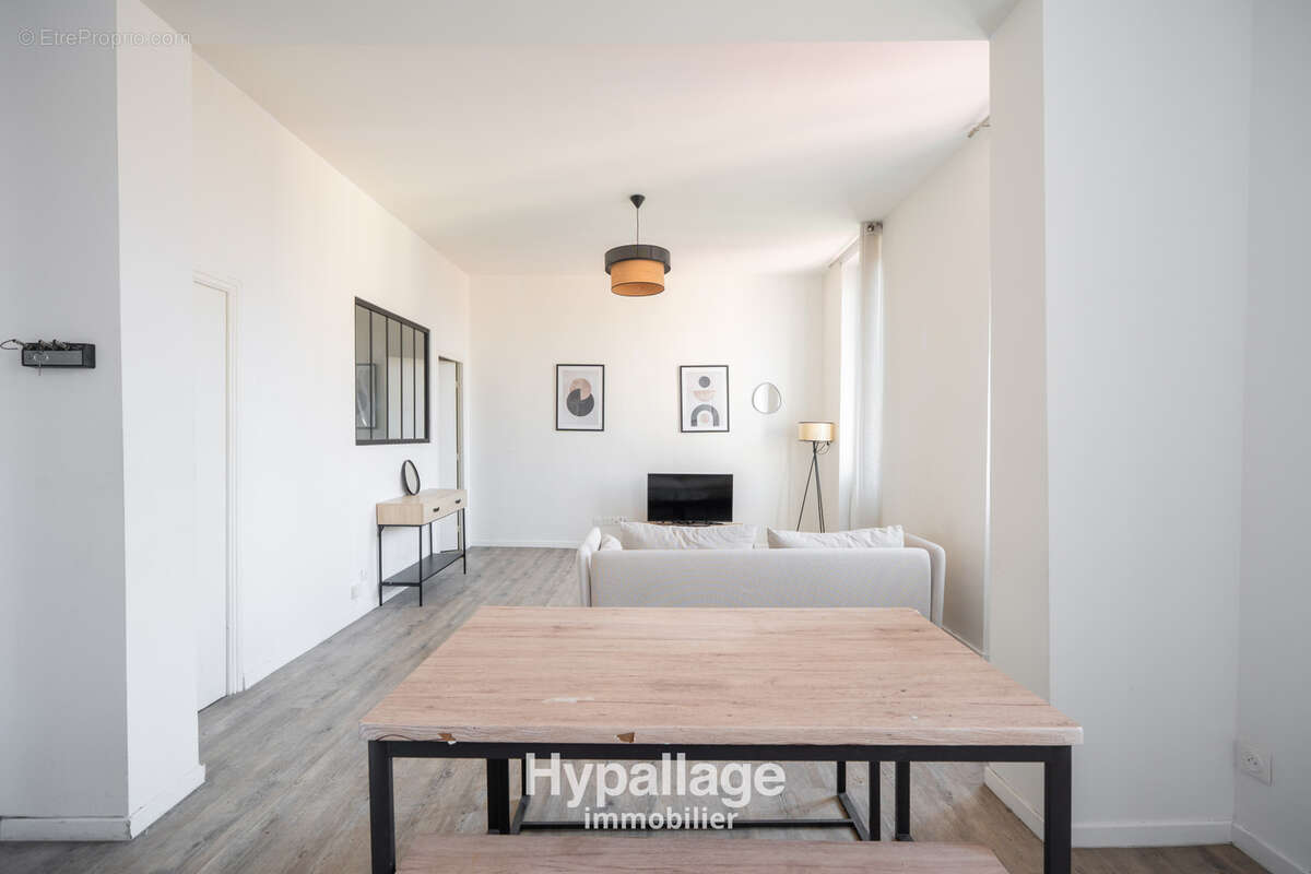 À VENDRE appartement T2  47.12 m2 avec bureau, au calme absolu 13004 MARSEILLE - photo 3