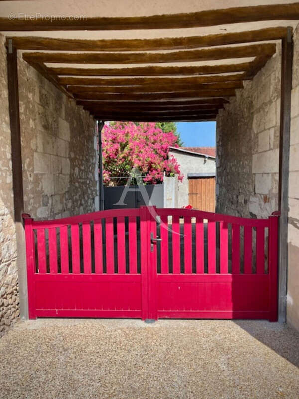 Maison de charme à Noyant Villages avec beau terrain - photo 12