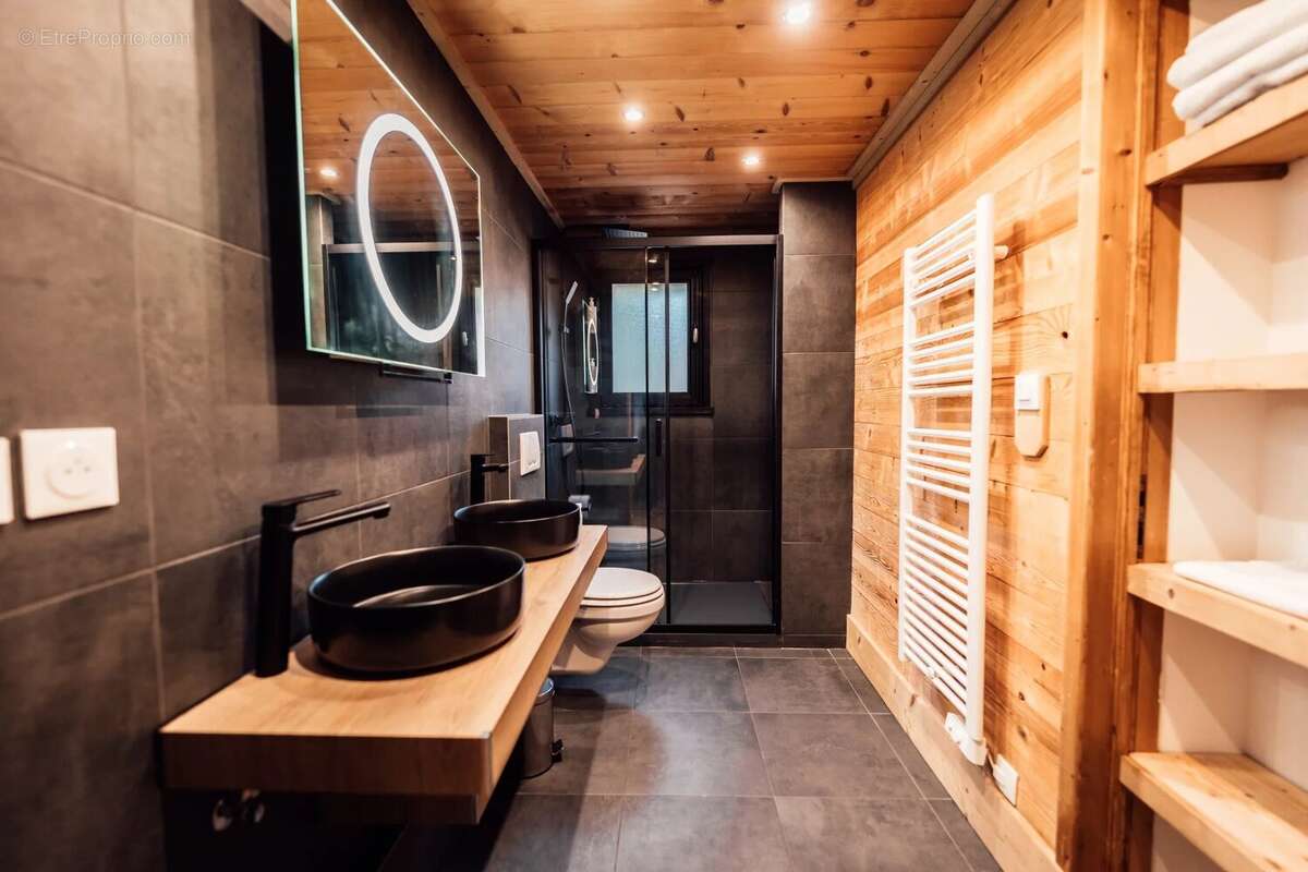 Commerce à CREST-VOLAND