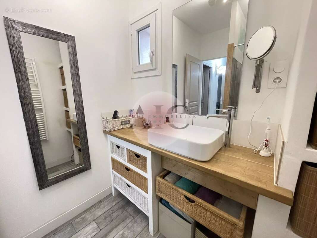 Maison à TOURRETTES