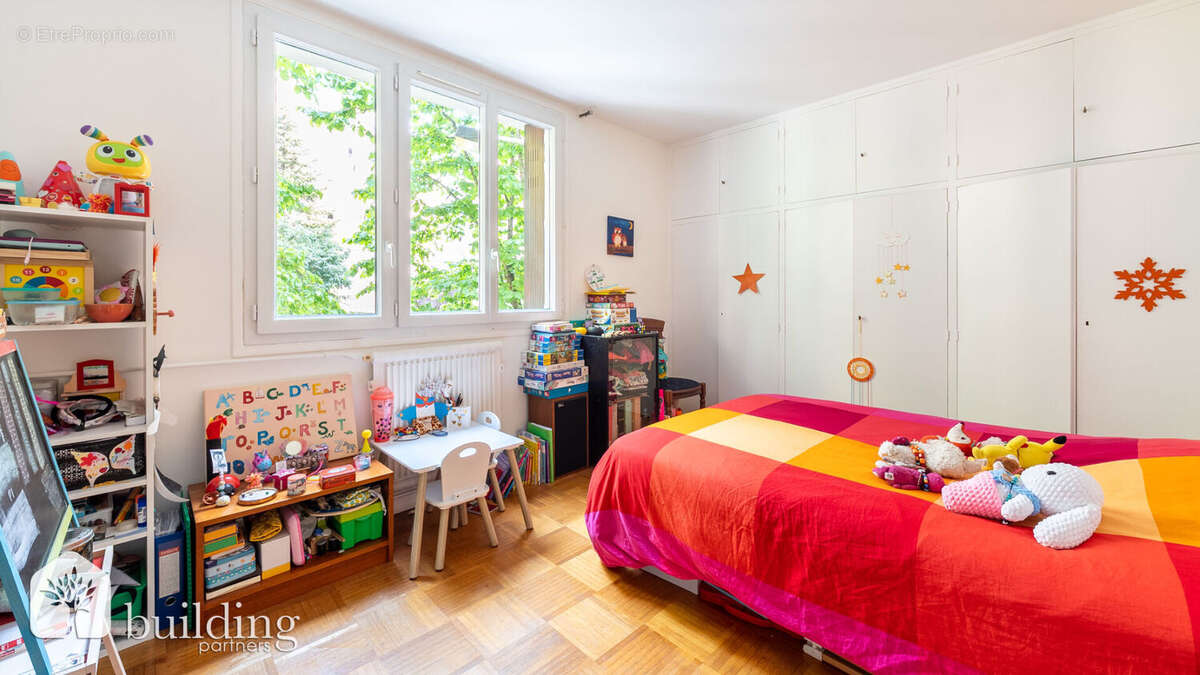 Appartement à COURBEVOIE