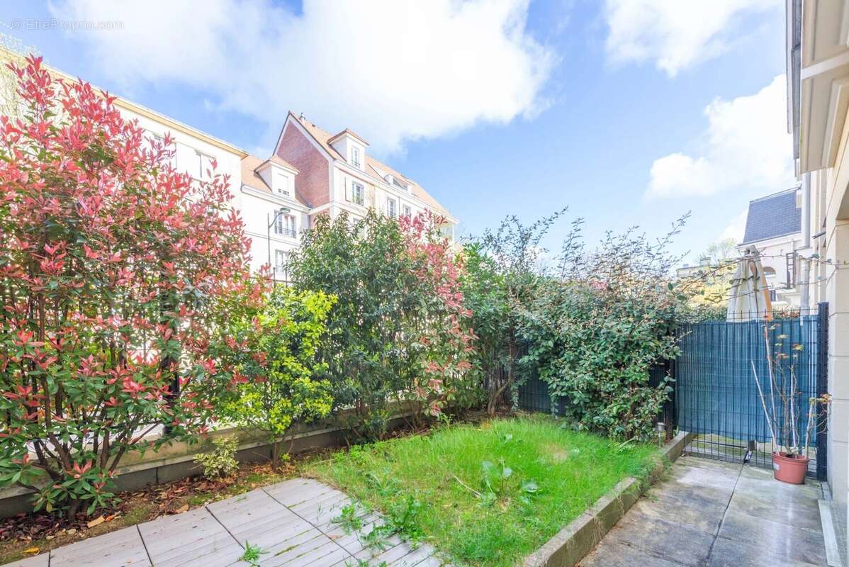 Appartement à LE PLESSIS-ROBINSON