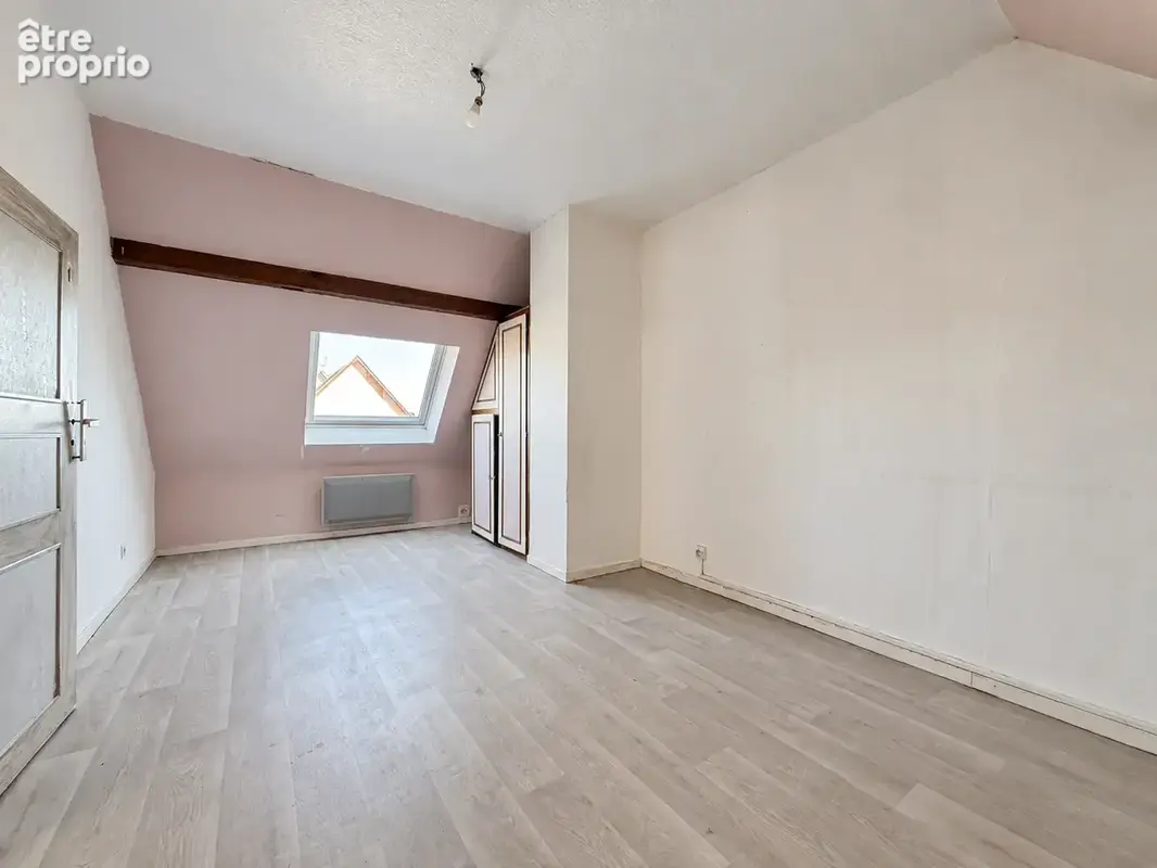 Beau duplex 4/5 P 83m2hab./ 104m2 sol avec garage et cave. - photo 4