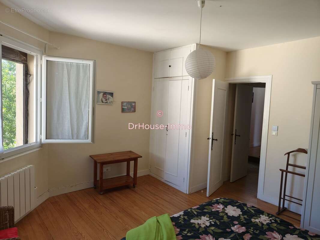 Maison 120 m² à Hure  - photo 16