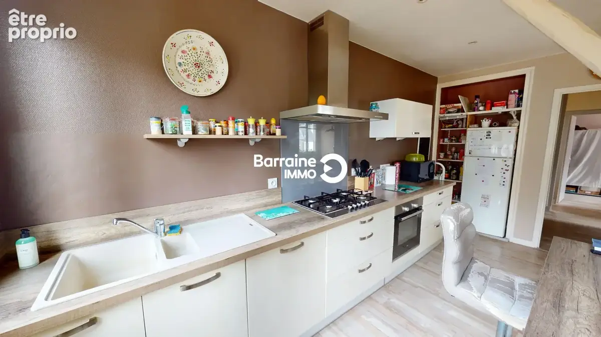 À vendre : Appartement spacieux de 5 pièces à Plourin les Morlaix ! - photo 9