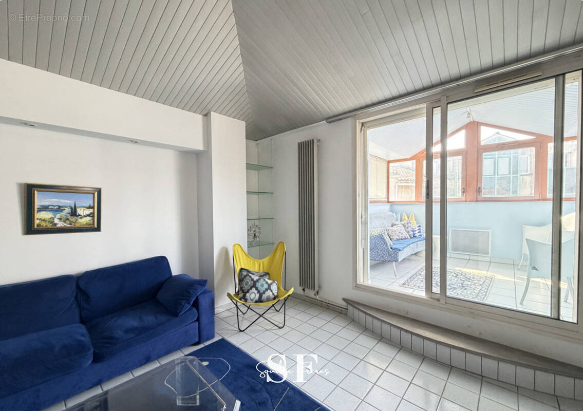 Agen hyper centre - appartement f2 spacieux avec terrasse et place de parking - photo 2