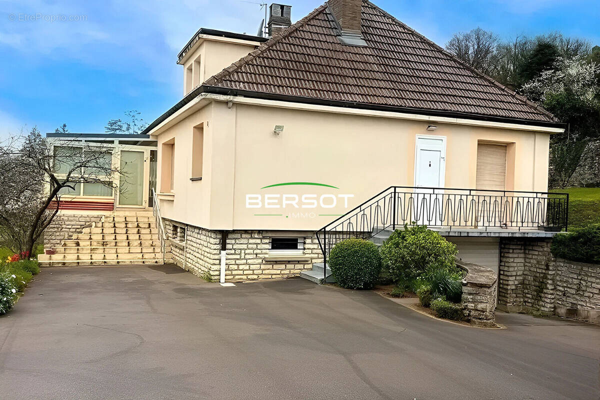 Maison à MISEREY-SALINES