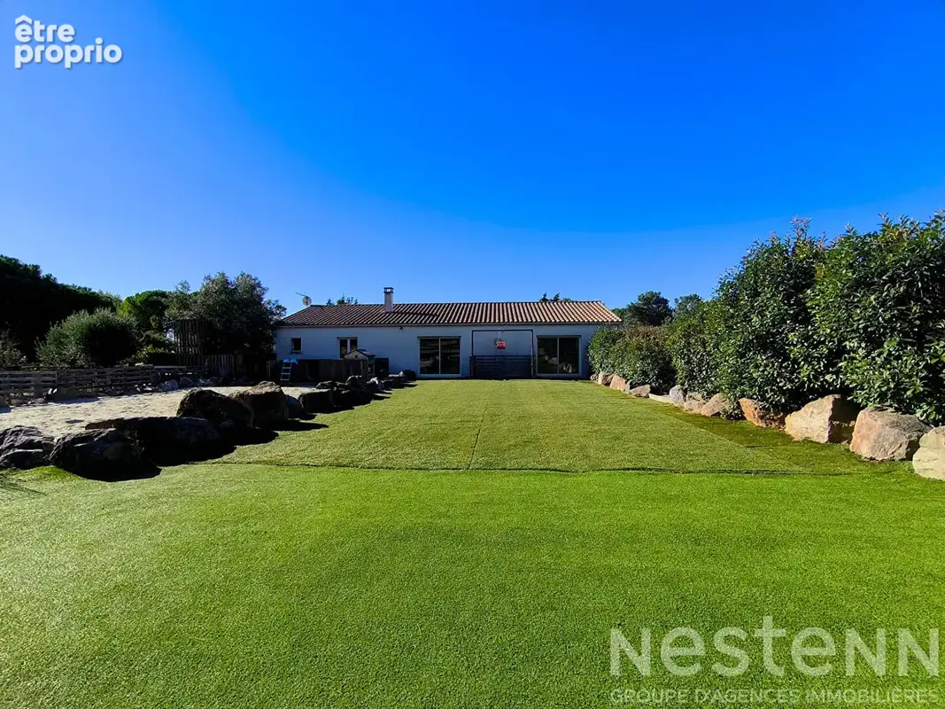 Villa de plain-pied de 158 m² avec studio, piscine et 1,5 hectare de terrain - photo 3