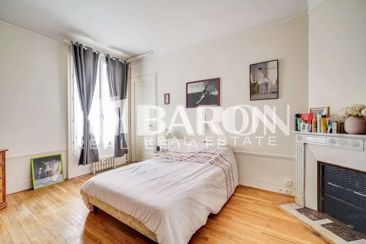 Appartement à PARIS-17E