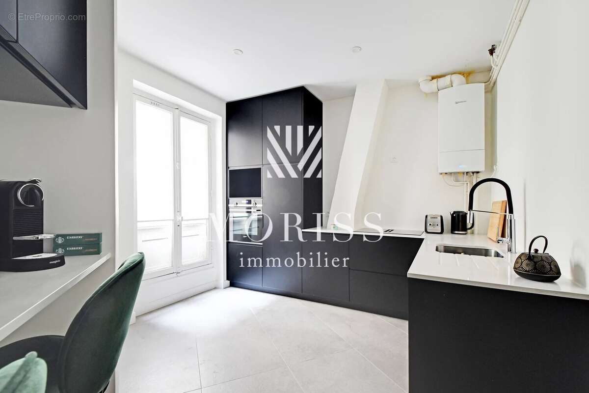Appartement à PARIS-8E