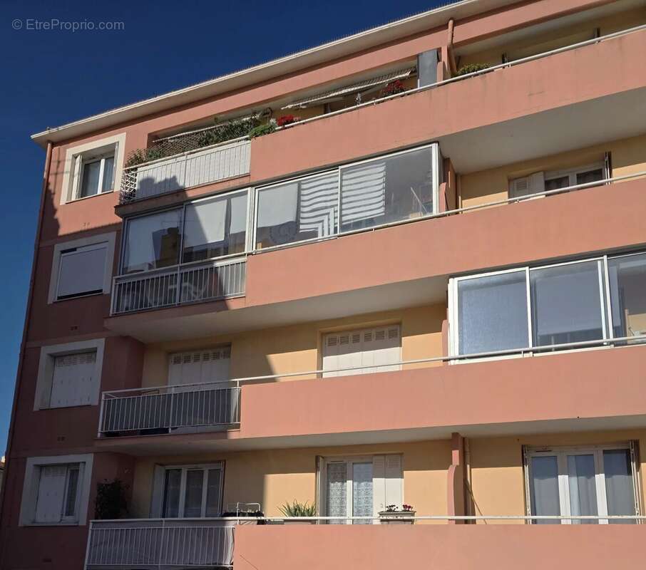 Appartement à FREJUS