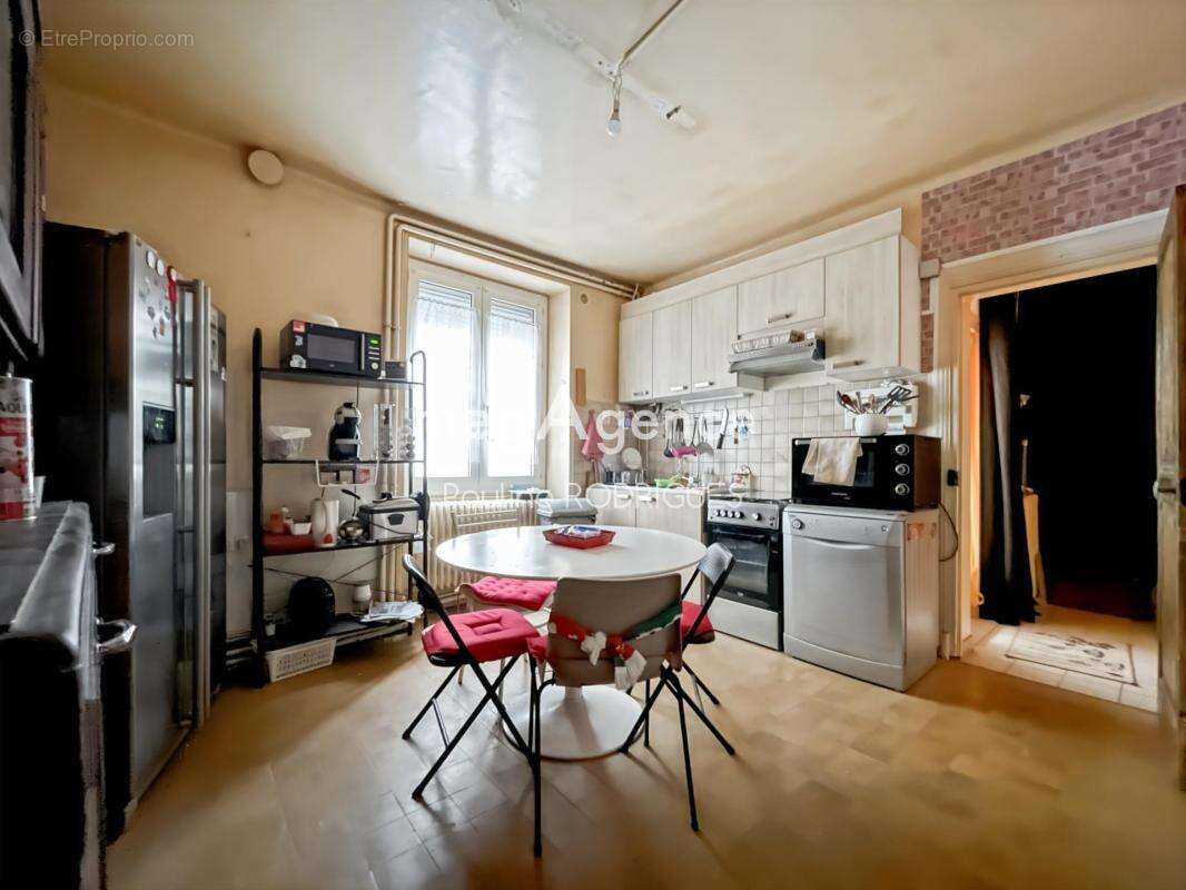 Maison à SAINTE-MAURE-DE-TOURAINE