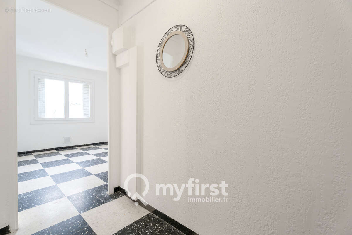 Appartement à SIX-FOURS-LES-PLAGES