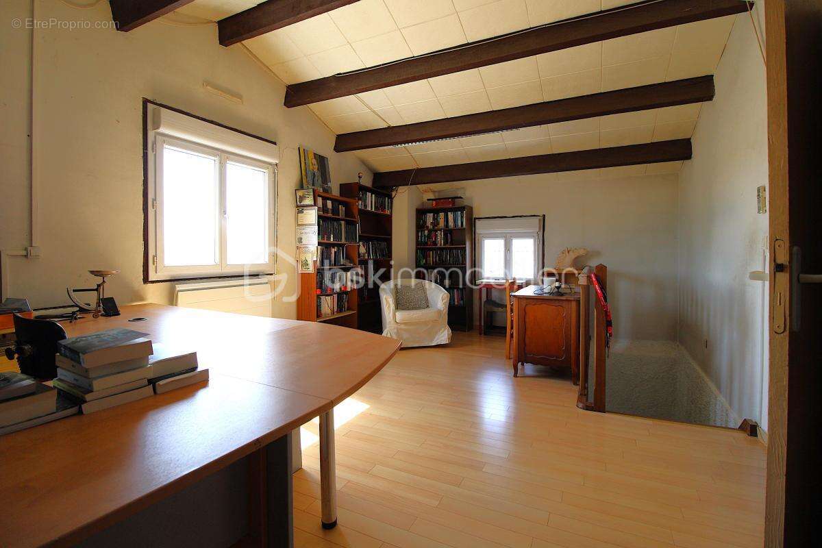 maison de 143 m² de type 5 au calme - photo 9