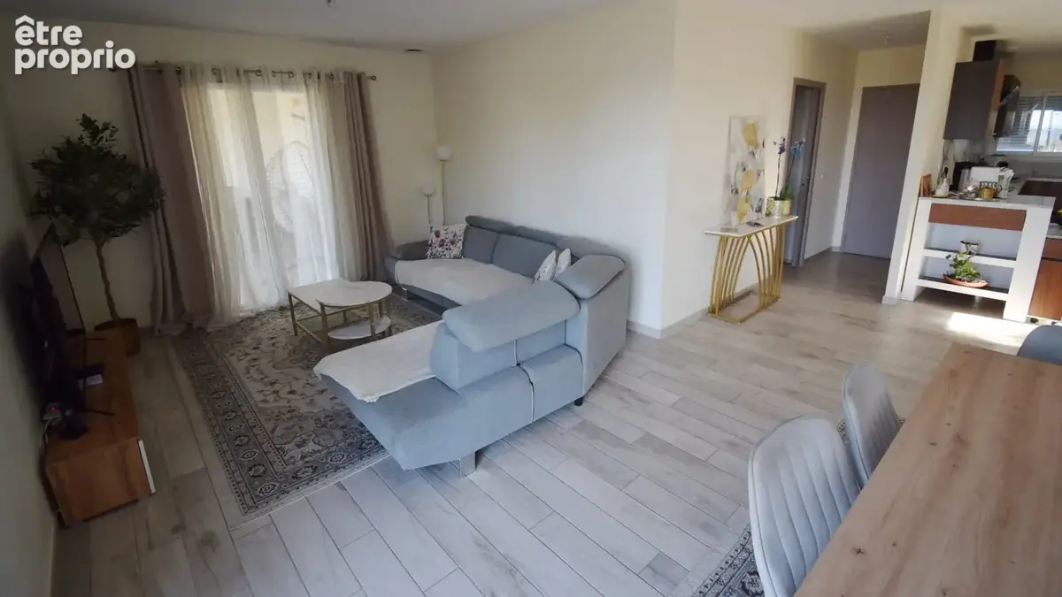 À VENDRE - CREUZIER-LE-VIEUX - Maison de plain-pied d'environ 118,92 m² - photo 3