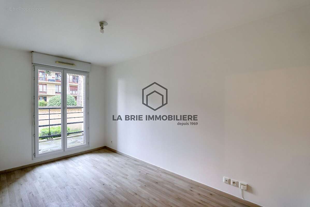 Appartement 69 m² à Viry-Chatillon  - photo 7