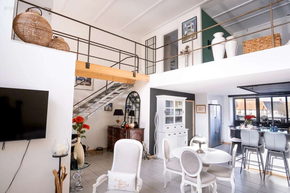 COURSEULLES SUR MER - Loft 107m² avec terrasses et parking - photo 4