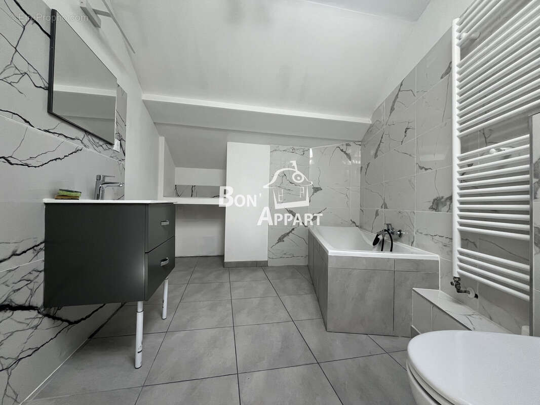 Appartement à CLOUANGE