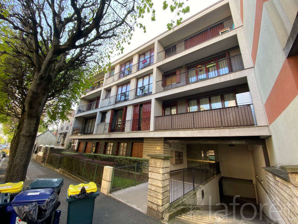 Commerce à VILLEMOMBLE